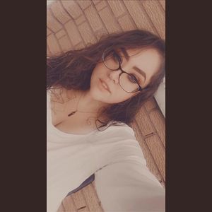 Meet your Posher, Corrie